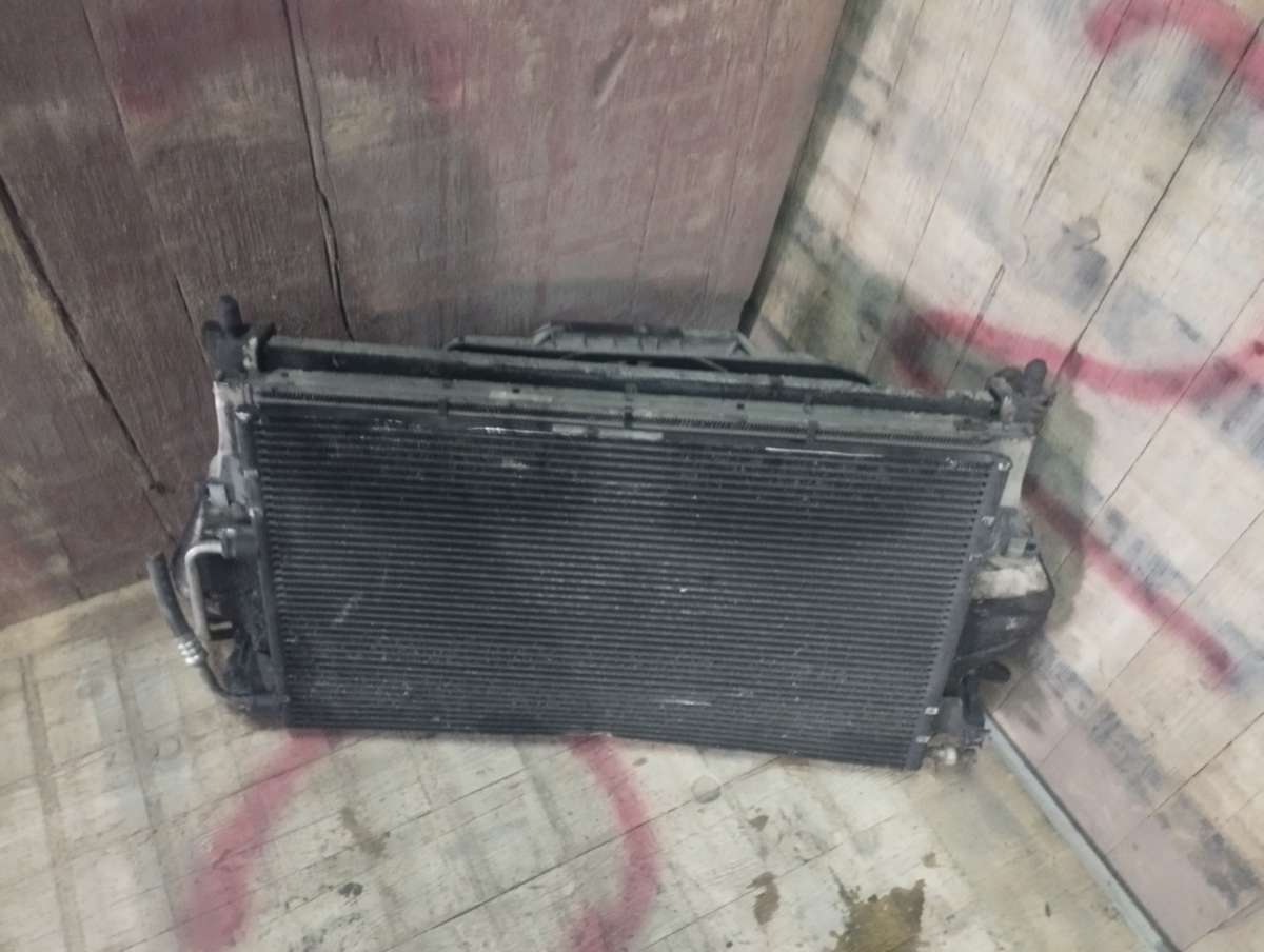 Радиатор охлаждения laguna 3. Радиатор рено лагуна 1. 5. Радиатор рено лагуна. Радиатор рено лагуна.