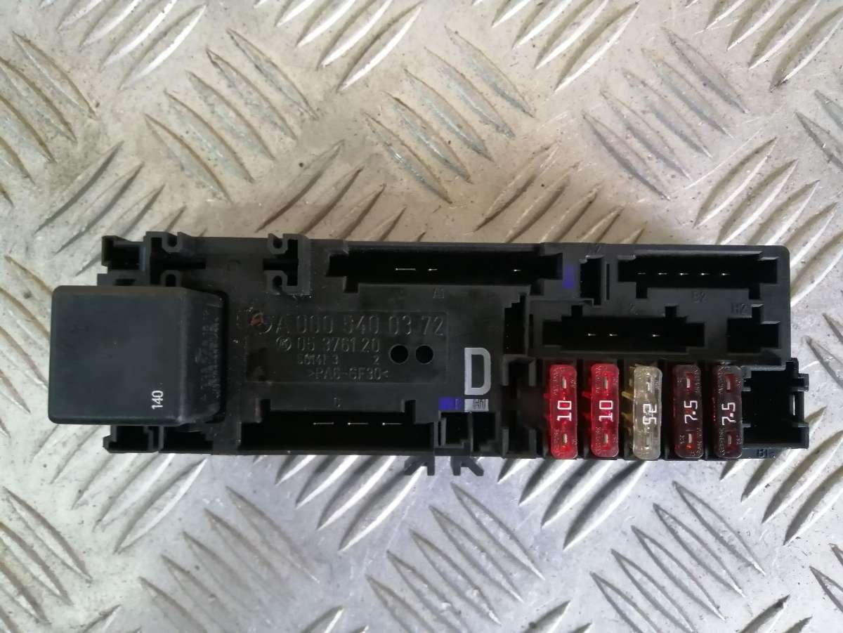 Где предохранители на мерседес 210